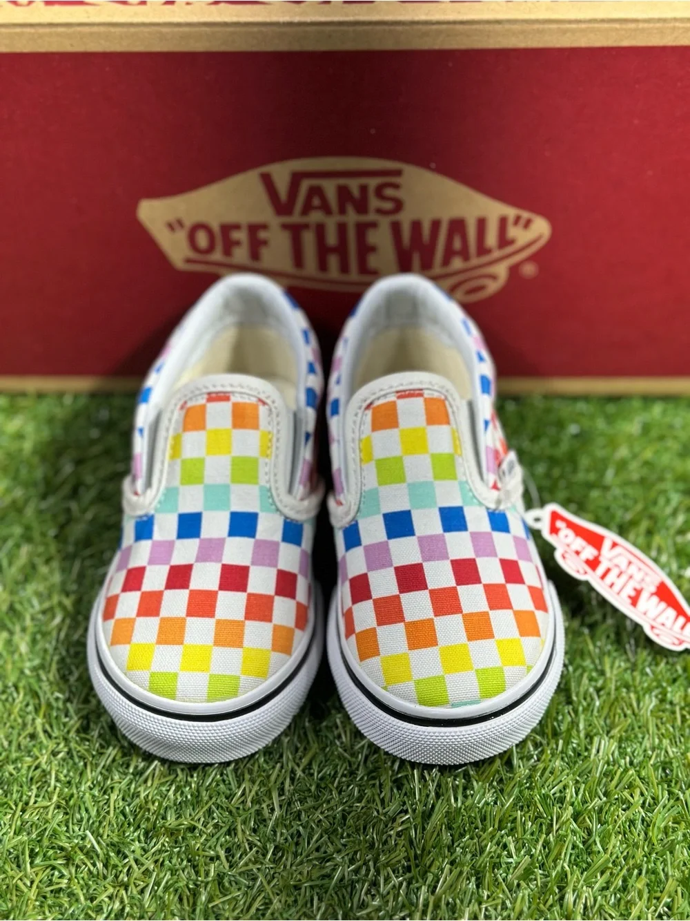 Vans Classic Slip- On Rainbow Checkerboard/White,Toddler 6.5 , VN000EX8U09